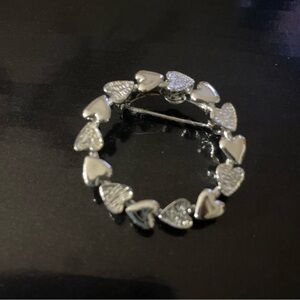Elegant Silver Heart VTG Gerry's Open Circle Heart Wreath Brooch Signed  1.375"